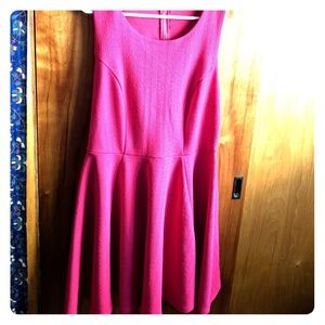 Stretchy XL mid-thigh length pink pattern dress